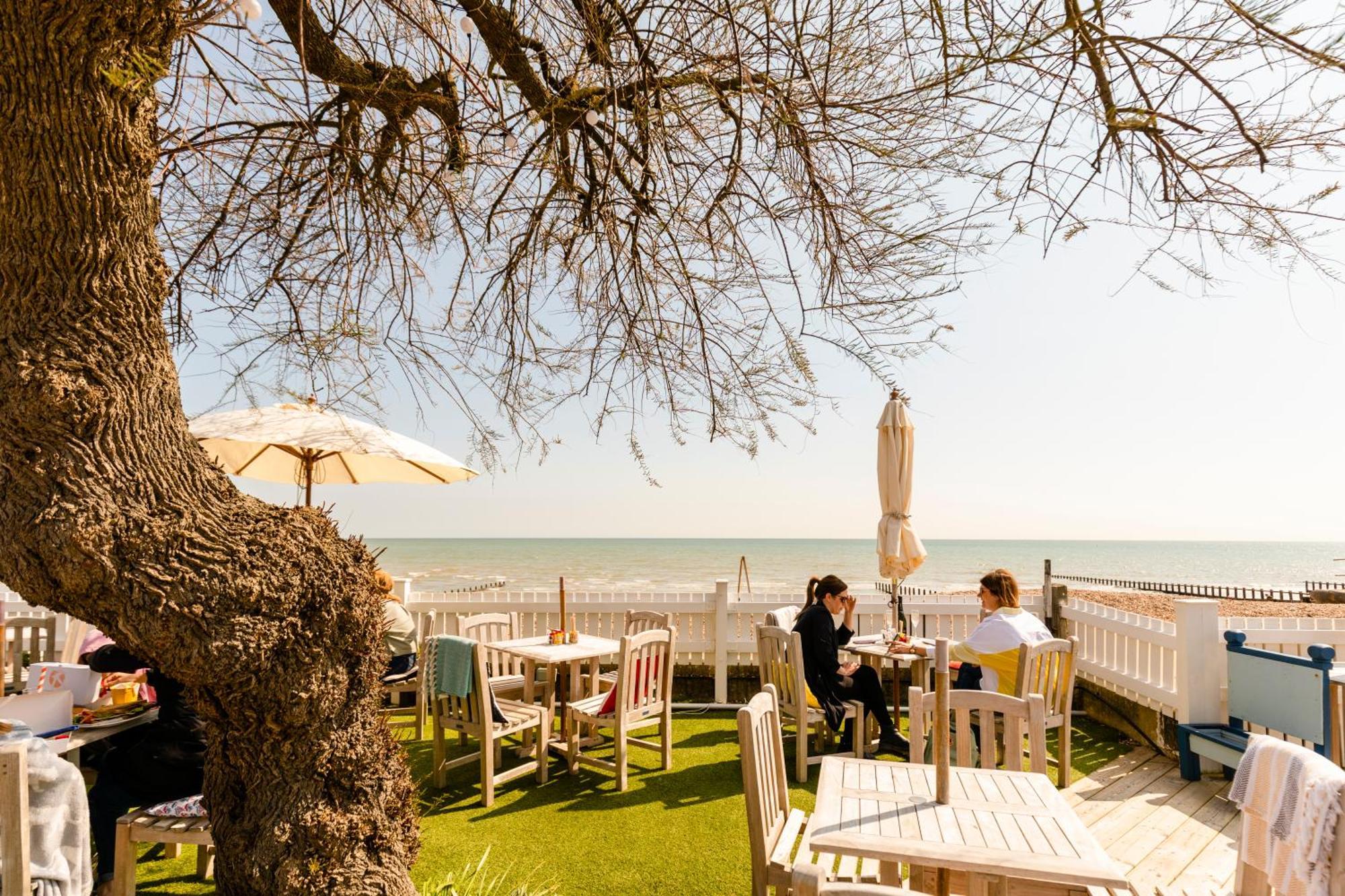 比奇克罗夫特酒店（Hotel The Beachcroft Hotel，Bw Signature Collection Bognor Regis）