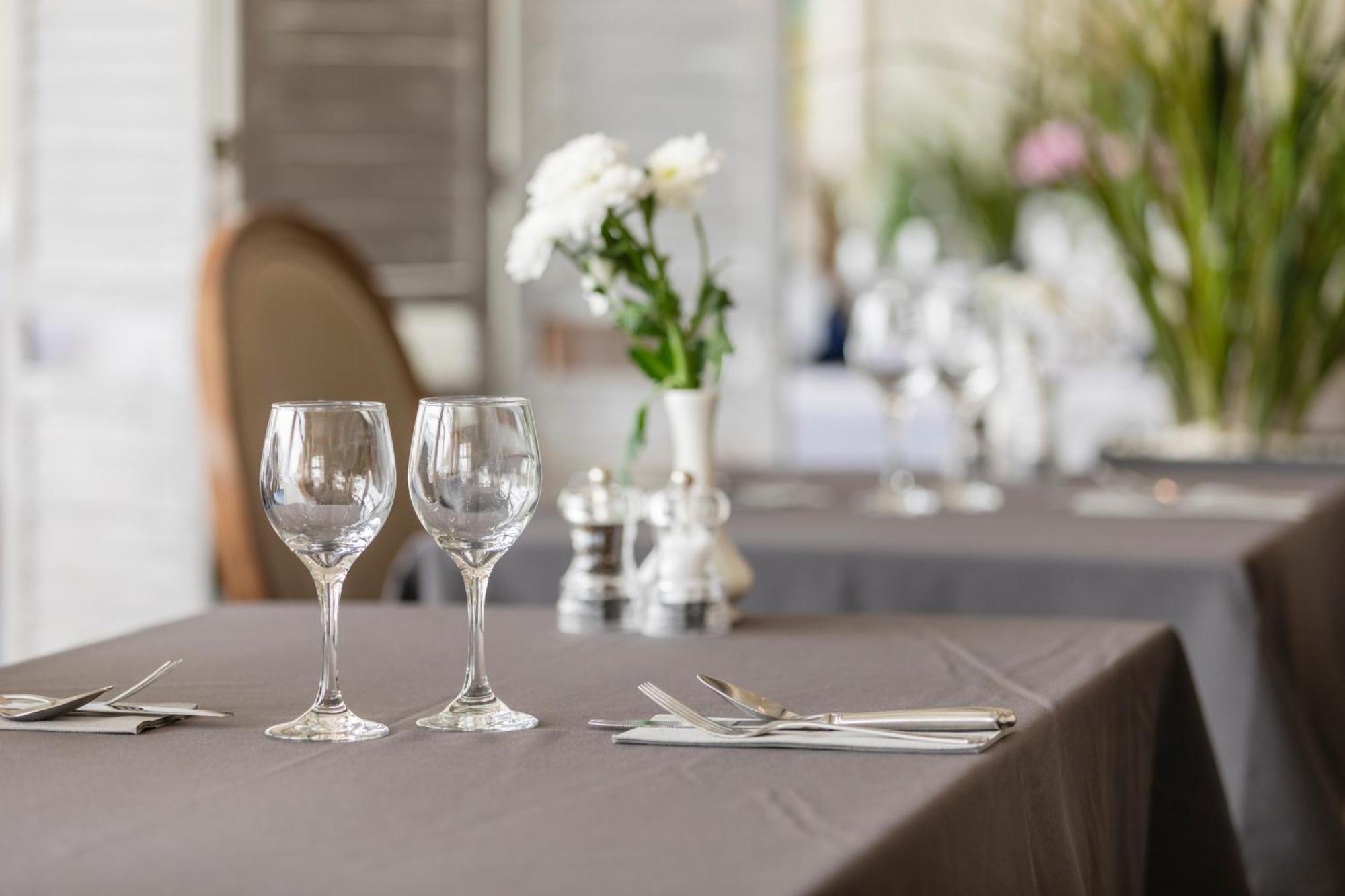 The Beachcroft Hotel，Bw签名系列4*